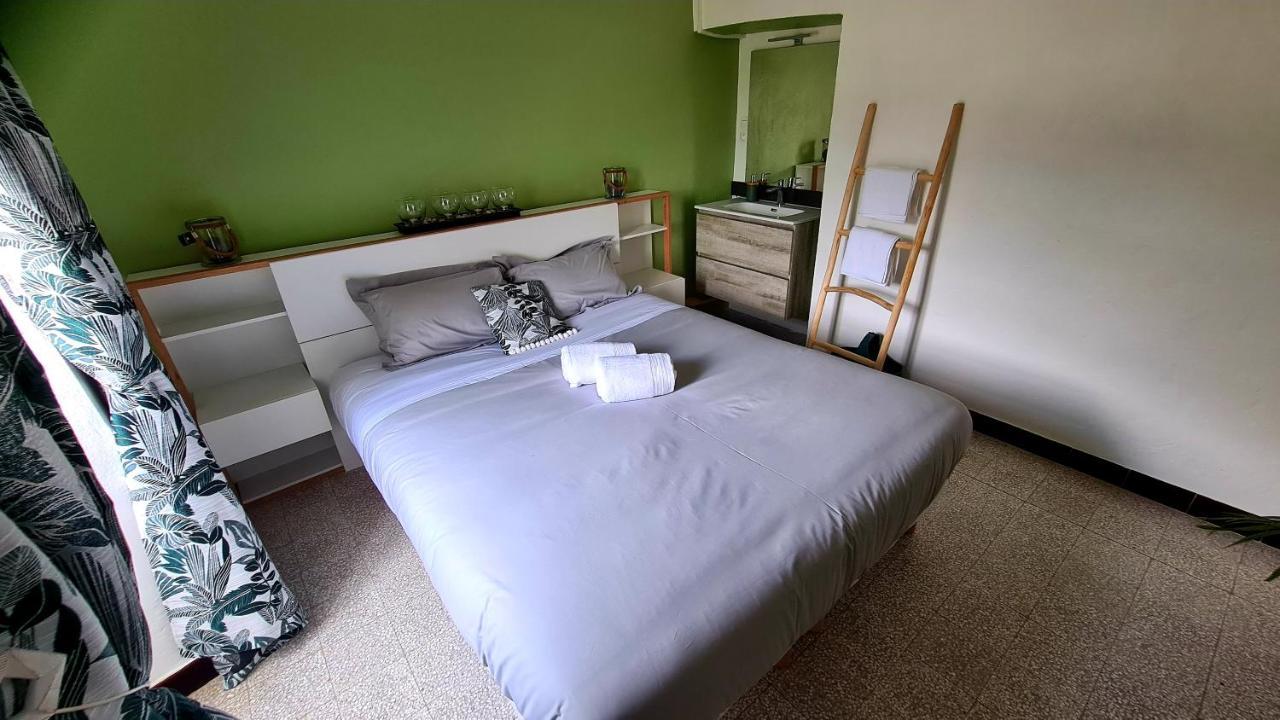 Lou Mouli Di Baou Bed & Breakfast Labeaume Luaran gambar